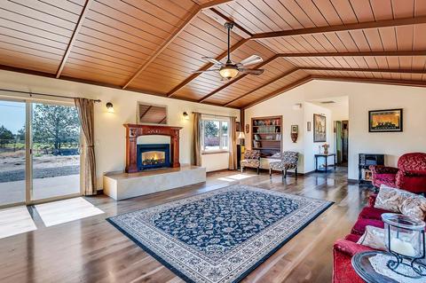 20980 Sunset Pl, Bend, OR 97701 photo 1
