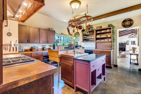 20980 Sunset Pl, Bend, OR 97701 photo 4