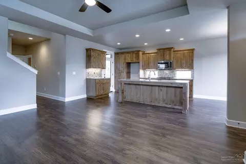 20847 Gateway Dr, Bend, OR 97702 photo 4