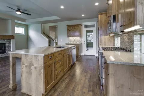 20847 Gateway Dr, Bend, OR 97702 photo 6