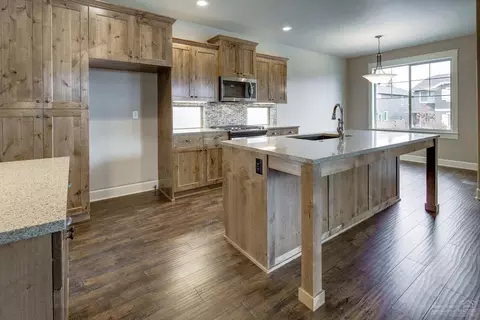 20847 Gateway Dr, Bend, OR 97702 photo 5
