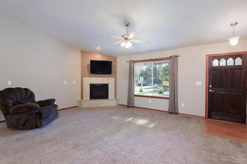 54640 Lady Bug Ln, Bend, OR 97707 photo 2