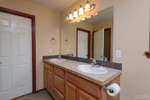 54640 Lady Bug Ln, Bend, OR 97707 photo 8