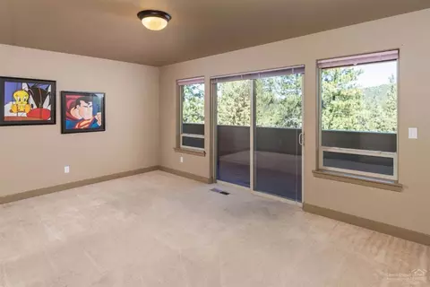 559 NW Flagline Dr, Bend, OR 97701 photo 15