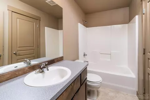 559 NW Flagline Dr, Bend, OR 97701 photo 16