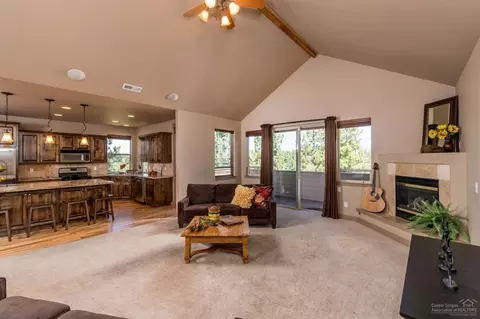 559 NW Flagline Dr, Bend, OR 97701 photo 5