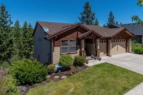 559 NW Flagline Dr, Bend, OR 97701 photo 3