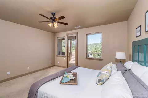 559 NW Flagline Dr, Bend, OR 97701 photo 8