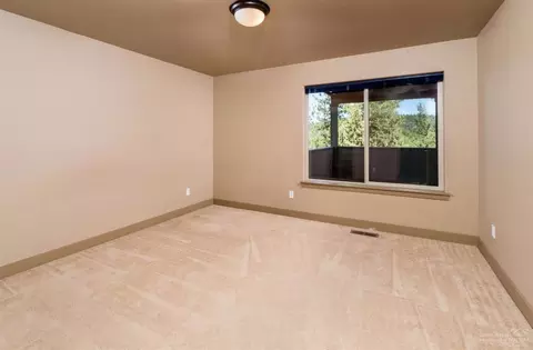 559 NW Flagline Dr, Bend, OR 97701 photo 20