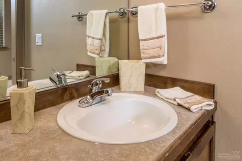 559 NW Flagline Dr, Bend, OR 97701 photo 14