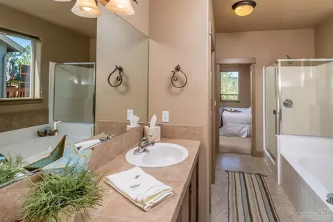 559 NW Flagline Dr, Bend, OR 97701 photo 9