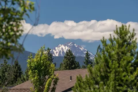 559 NW Flagline Dr, Bend, OR 97701 photo 17