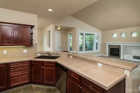 61414 Davis Lake Loop, Bend, OR 97702 photo 4