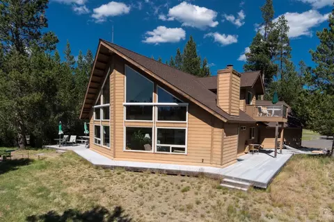 16319 Bear Ln, Bend, OR 97707 photo 2