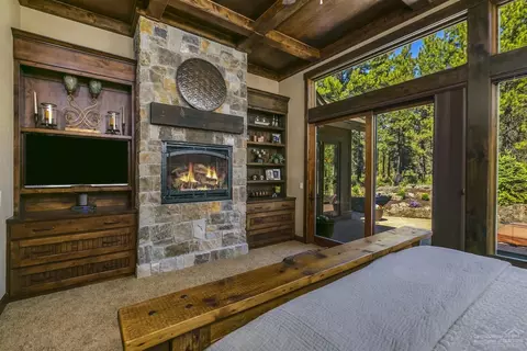 19324 Seaton Loop, Bend, OR 97702 photo 8