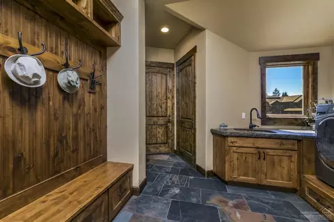 19324 Seaton Loop, Bend, OR 97702 photo 11