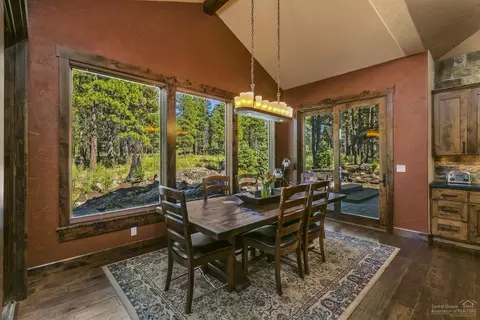 19324 Seaton Loop, Bend, OR 97702 photo 4