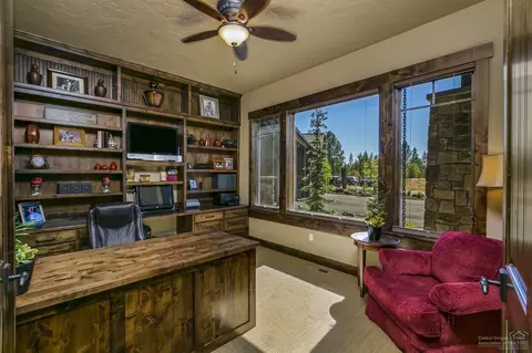 19324 Seaton Loop, Bend, OR 97702 photo 6