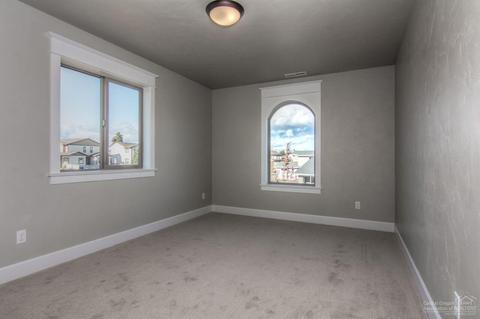 60858 Garrison Dr, Bend, OR 97702 photo 18