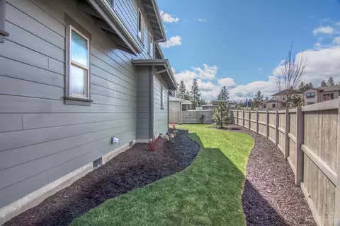 19541 Stonegate Ct, Bend, OR 97702 photo 24