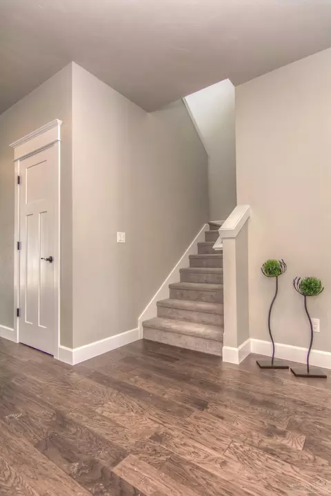 19541 Stonegate Ct, Bend, OR 97702 photo 3