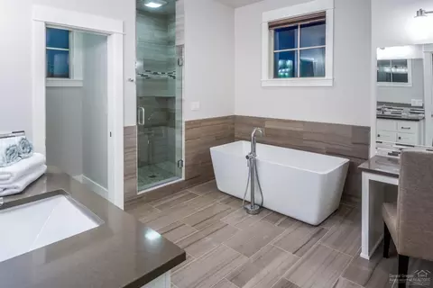 19331 Alianna Loop, Bend, OR 97702 photo 11