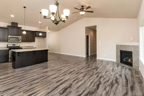 63296 Vogt Rd, Bend, OR 97701 photo 4