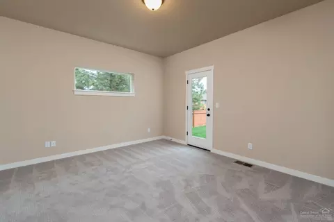63296 Vogt Rd, Bend, OR 97701 photo 5