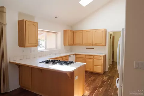 2630 NW Sample Ct, Bend, OR 97703 photo 9
