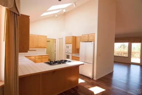 2630 NW Sample Ct, Bend, OR 97703 photo 8
