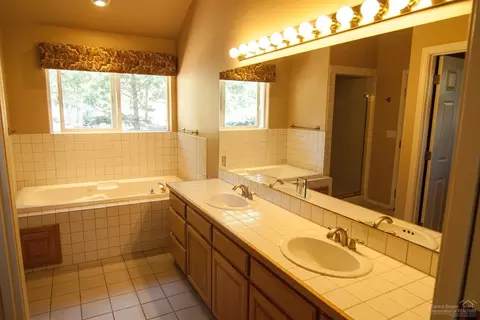 2630 NW Sample Ct, Bend, OR 97703 photo 13