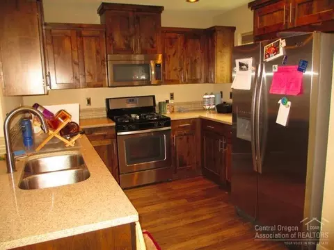 2375 NW Debron Ln, Bend, OR 97703 photo 10