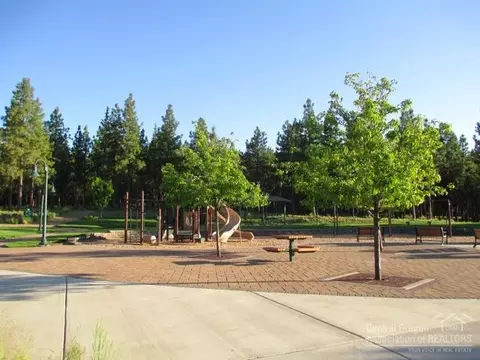 2375 NW Debron Ln, Bend, OR 97703 photo 7