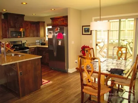 2375 NW Debron Ln, Bend, OR 97703 photo 11