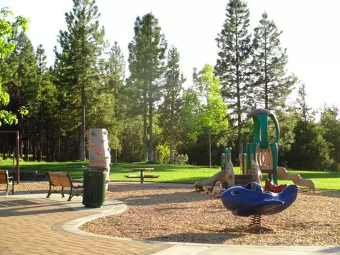 2375 NW Debron Ln, Bend, OR 97703 photo 6