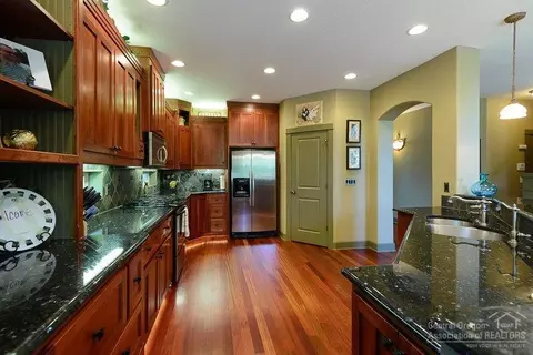 60968 Creekstone Loop, Bend, OR 97702 photo 9
