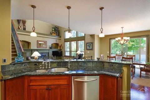 60968 Creekstone Loop, Bend, OR 97702 photo 10