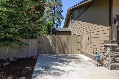 60968 Creekstone Loop, Bend, OR 97702 photo 23