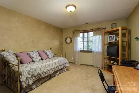 60968 Creekstone Loop, Bend, OR 97702 photo 18