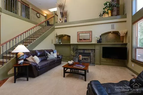 60968 Creekstone Loop, Bend, OR 97702 photo 6