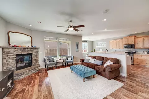 20585 Jacklight Ln, Bend, OR 97702 photo 2