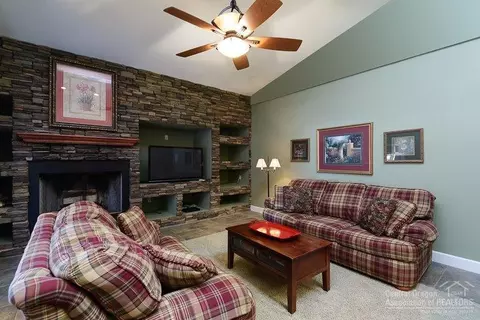 65264 76th St, Bend, OR 97703 photo 4