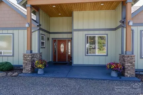 65264 76th St, Bend, OR 97703 photo 2