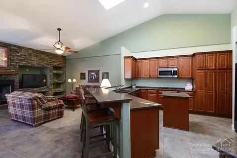 65264 76th St, Bend, OR 97703 photo 5
