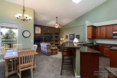 65264 76th St, Bend, OR 97703 photo 9