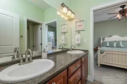 65264 76th St, Bend, OR 97703 photo 10