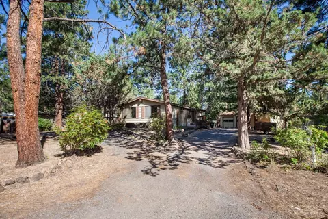 60887 Ridge Dr, Bend, OR 97702 photo 3