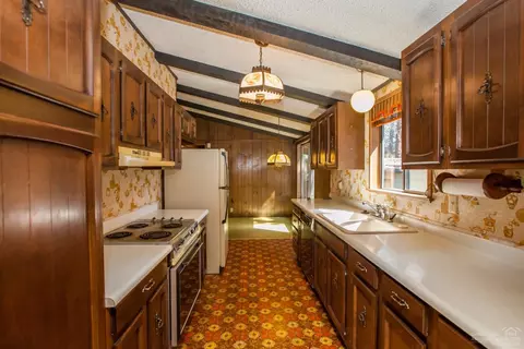60887 Ridge Dr, Bend, OR 97702 photo 10