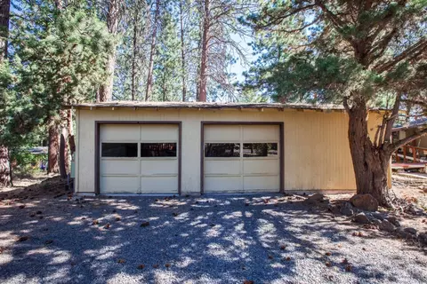 60887 Ridge Dr, Bend, OR 97702 photo 25