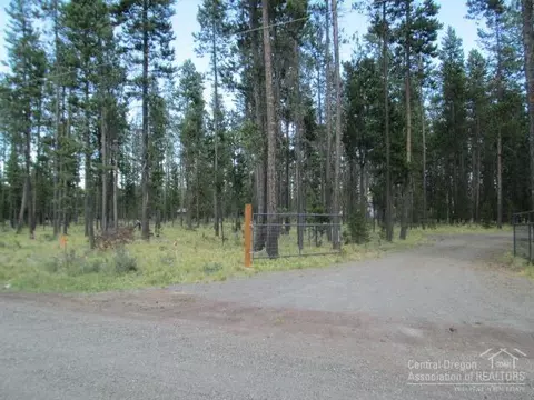 55980 Browning Dr, Bend, OR 97707 photo 3